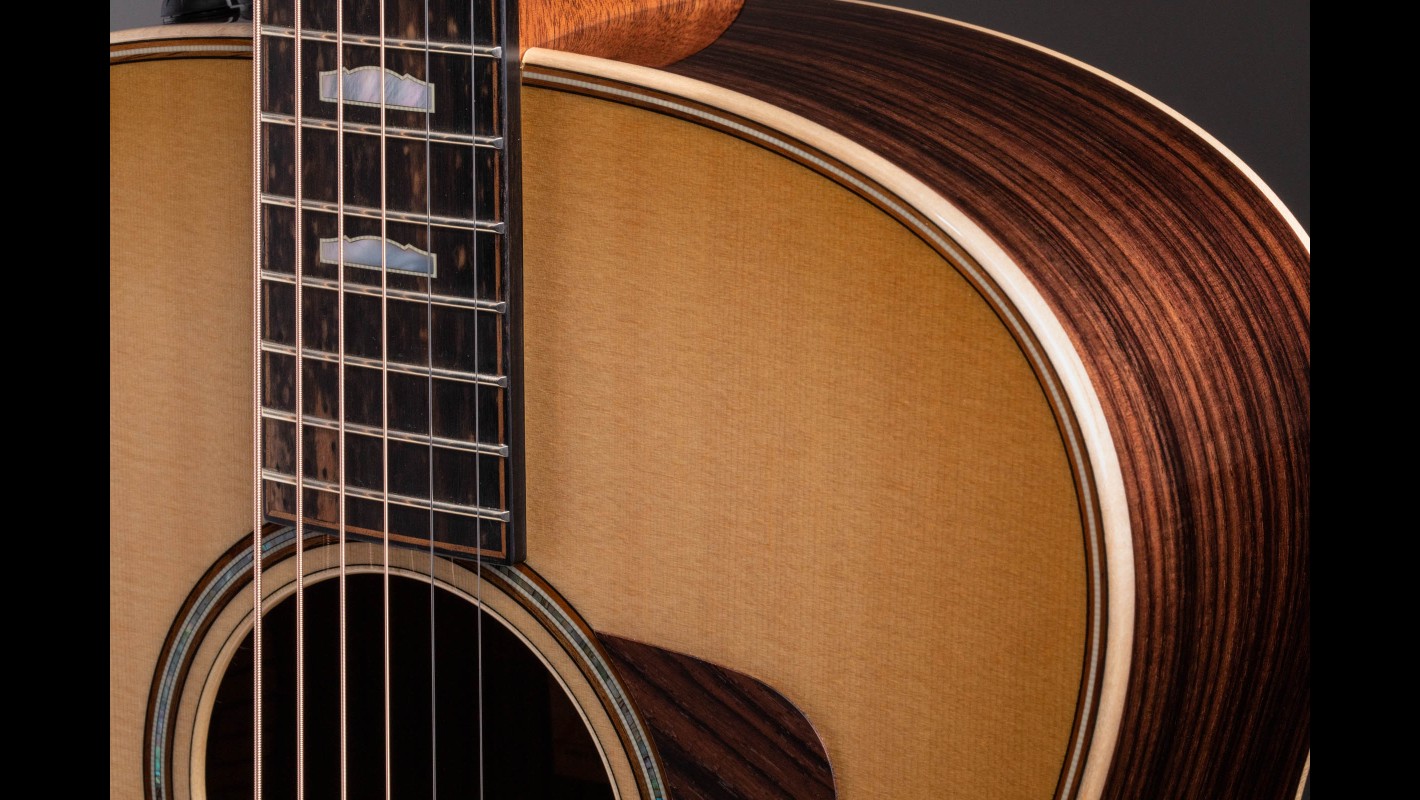 ギター Taylor 818e V-Class / Antique Blonde Taylor 714ce V-Class - Natural Lutz Spruce Top | Sweetwater